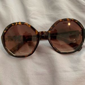 Lulus tortoise shell sunglasses